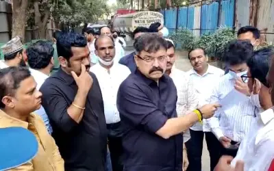 गृहनिर्माण मंत्री जितेंद्र आव्हाड ने किया पत्राचाल का दौरा