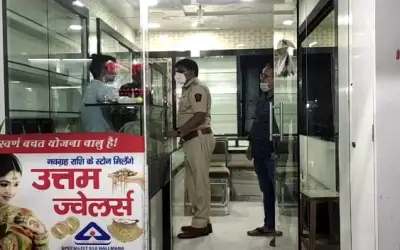 नालासोपारा में ज्वेलर्स की दुकान पर लूट