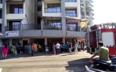 शॉर्ट सर्किट से लगी हाईराइज इमारत में आग