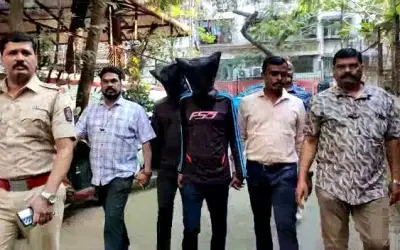फिल्म सिटी घूमाने के नाम पर ठगी करने वाले दो शातिर ठग गिरफ्तार
