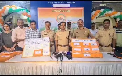 मुंबई में हथियारों के साथ ड्रग्स और नकदी का बड़ा जखीरा बरामद, करोड़ों बताई जा रही कीमत