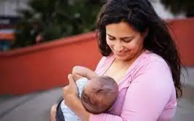 अब यूट्यूब पर महिलाएं बना सकेंगी ब्रेस्टफीडिंग से जुड़े वीडियो