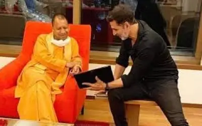 योगी की फिल्मसिटी पर सियासत शुरू