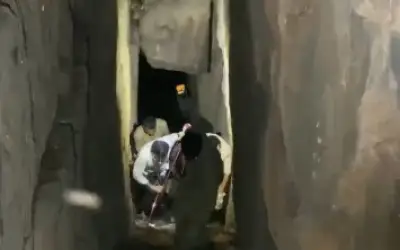 सेल्फी लेते समय 140 फीट की उंचाई से नीचे गिरा युवक