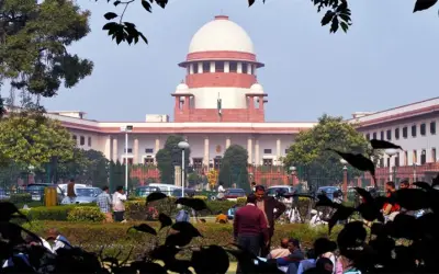 सुप्रीम कोर्ट में अनुच्छेद 370 पर याचिका,सीजेआई ने याचिकाकर्ता को लगाई फटकार