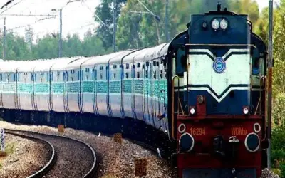 यात्रियों को राहत देने के लिए रेलवे चलाएगी स्पेशल ट्रेनें