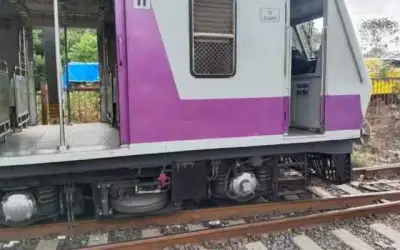 बेपटरी हुई मुंबई की लोकल, बिगड़ गया मध्य रेलवे का शेड्यूल |
