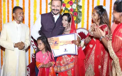 एसिड पीड़ित लड़की का हुआ लव मैरेज 