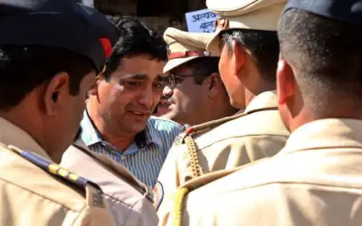शिक्षक ने अपनी ही विद्यार्थी को गर्भवती किया 