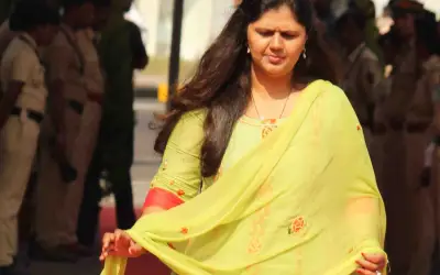 ठेका घोटाले में पंकजा मुंडे और दानवे आरोपी