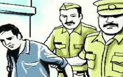 मुंबई पुलिस को चकमा देकर एक आरोपी भागा