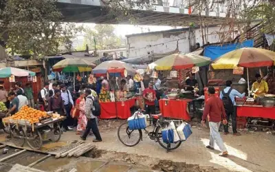 फेरीवालों पर सियासी आफत !