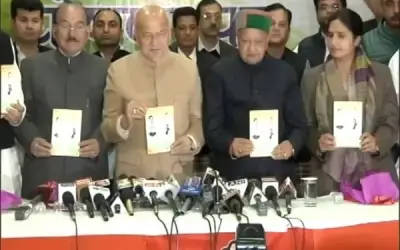 लैपटॉप और फ्री डाटा के सहारे हिमाचल में कांग्रेस लड़ेगी चुनाव 