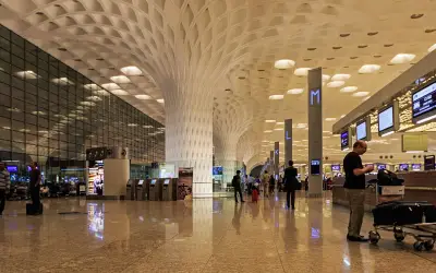एयरपोर्ट पर एक मिनट की कीमत 100 रुपए 